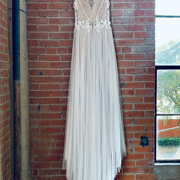 Wedding Dress - Picture 3 of 5